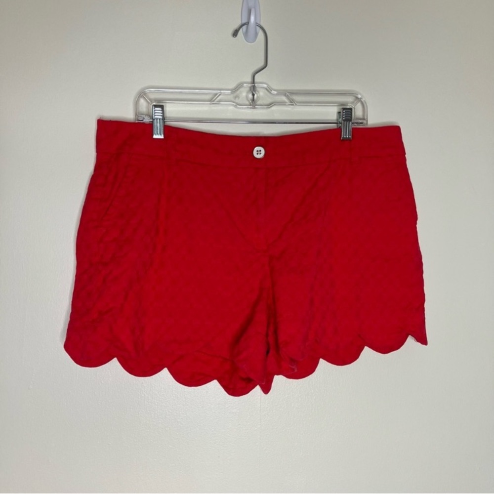 Crown & Ivy Shelby scalloped hem coral red shorts 14 - Picture 2 of 6